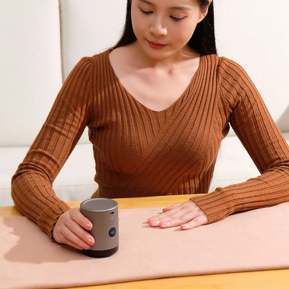 Digital Fabric Lint & Hair Remover – Type-C